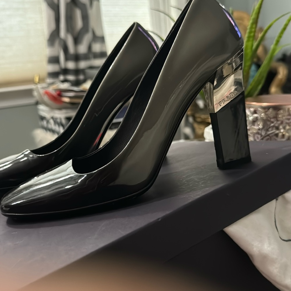 Authentic Prada Alzature Donna Size 40 Cutee Shoes